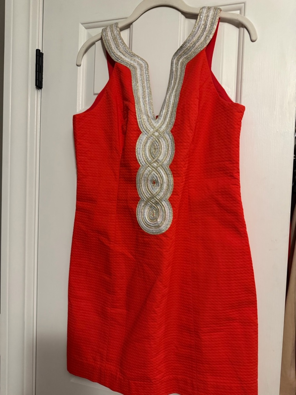 Lily Pulitzer Orange Sleeveless Embellished V-Neck Shift Dress. Size 6